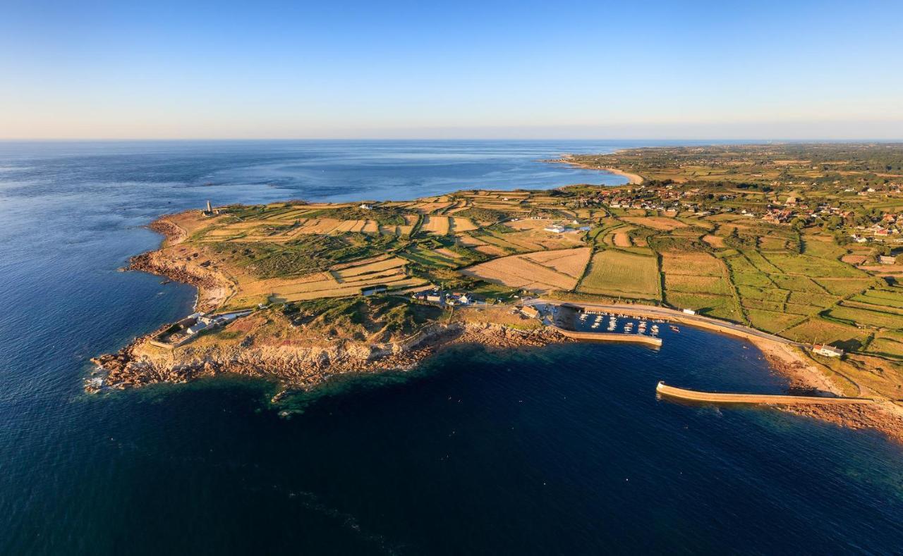 Maison Normande Proche De La Mer Et Des Commodites Quettehou Exterior foto